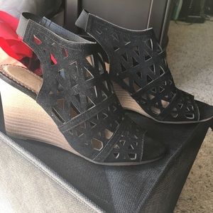 Black open toed wedges 🖤